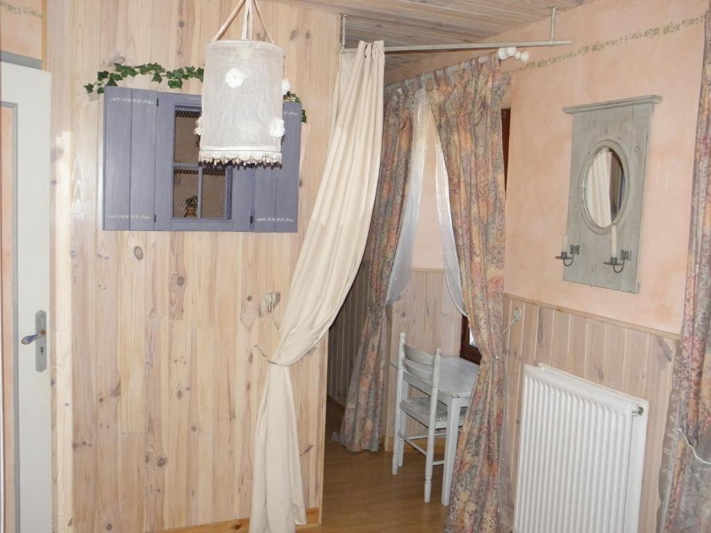 Gite Auberge Les Terres Blanches De Meolans الغرفة الصورة
