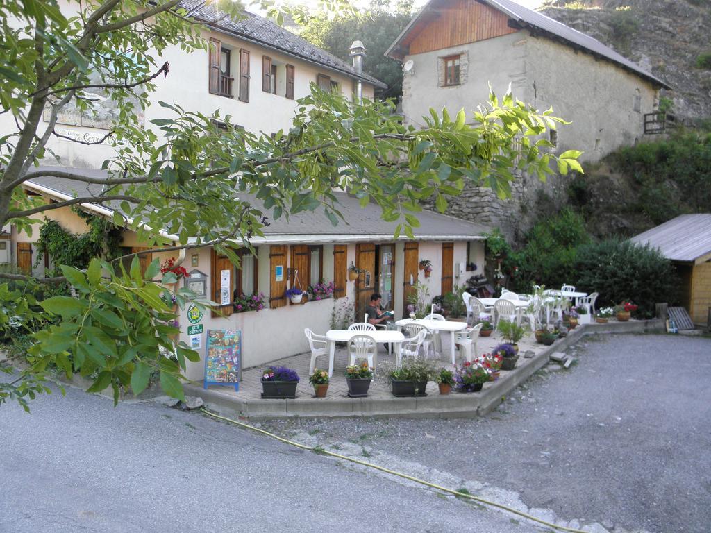 Gite Auberge Les Terres Blanches De Meolans المظهر الخارجي الصورة